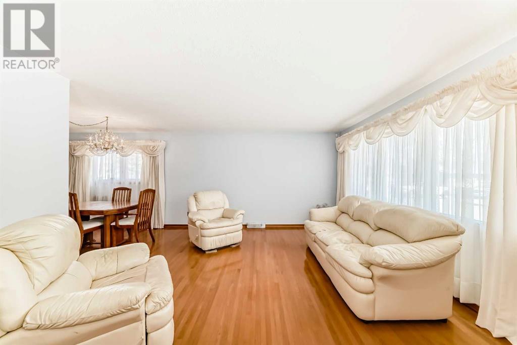 Property at 401 Astoria Crescent SE image 5