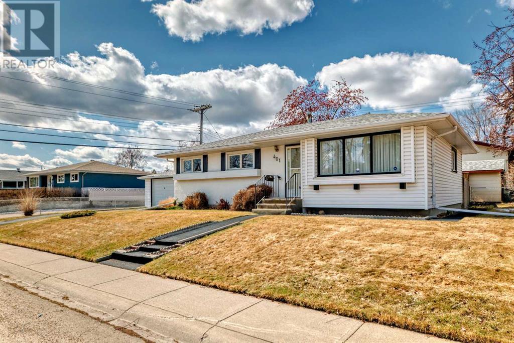 Property at 401 Astoria Crescent SE image 3