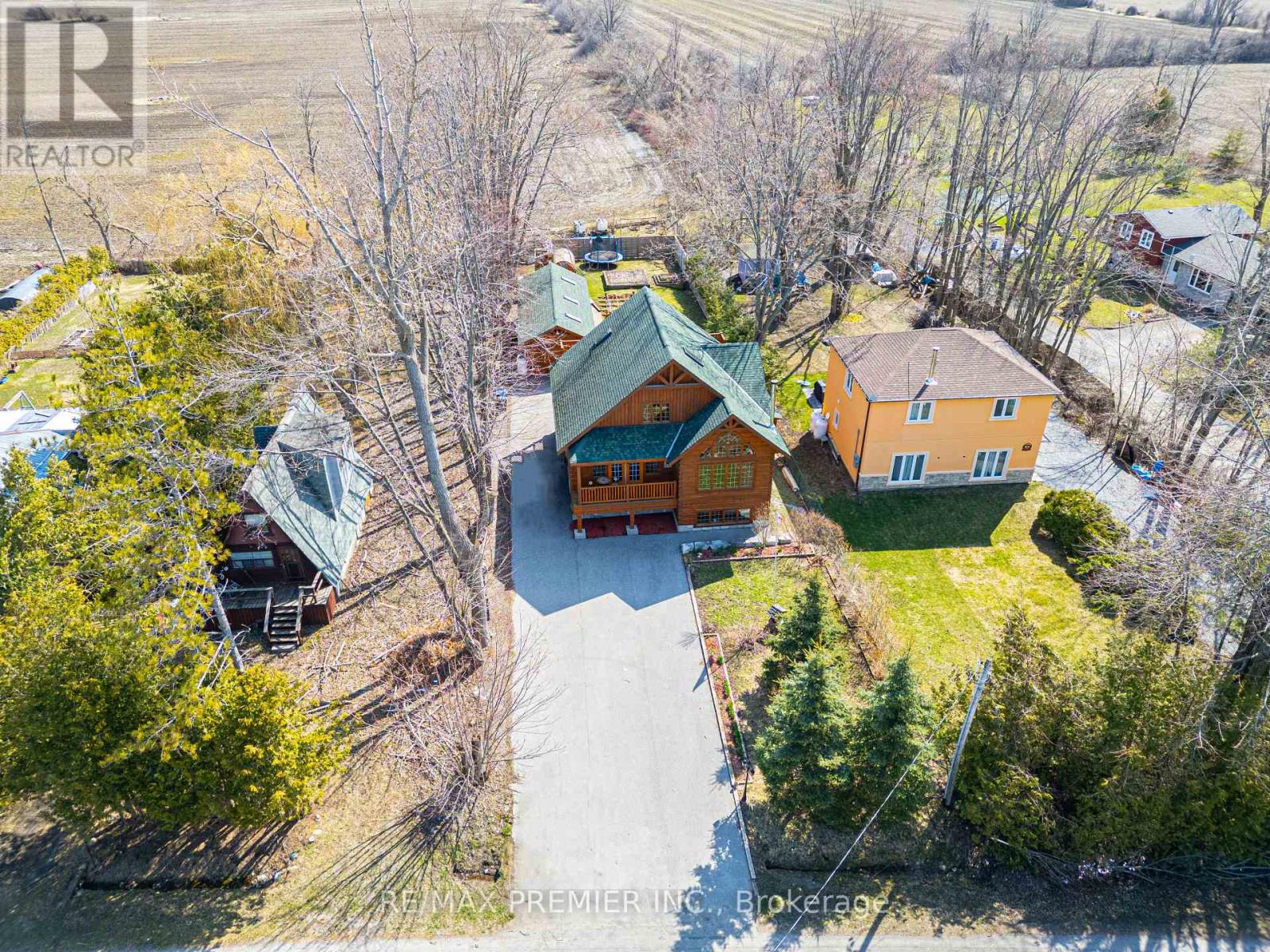 Property at 2441 LAKESHORE DRIVE image 3