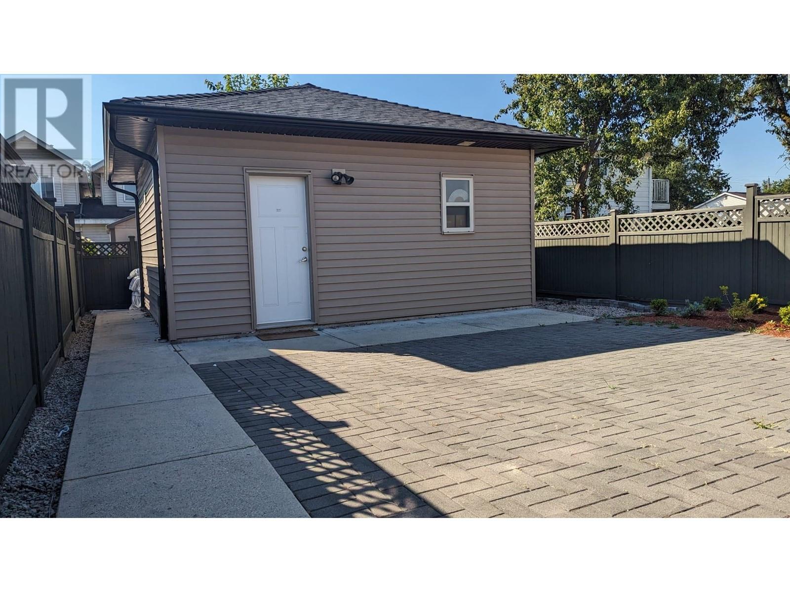 7348 11th Avenue, Burnaby, British Columbia  V3N 2N1 - Photo 6 - R2994372