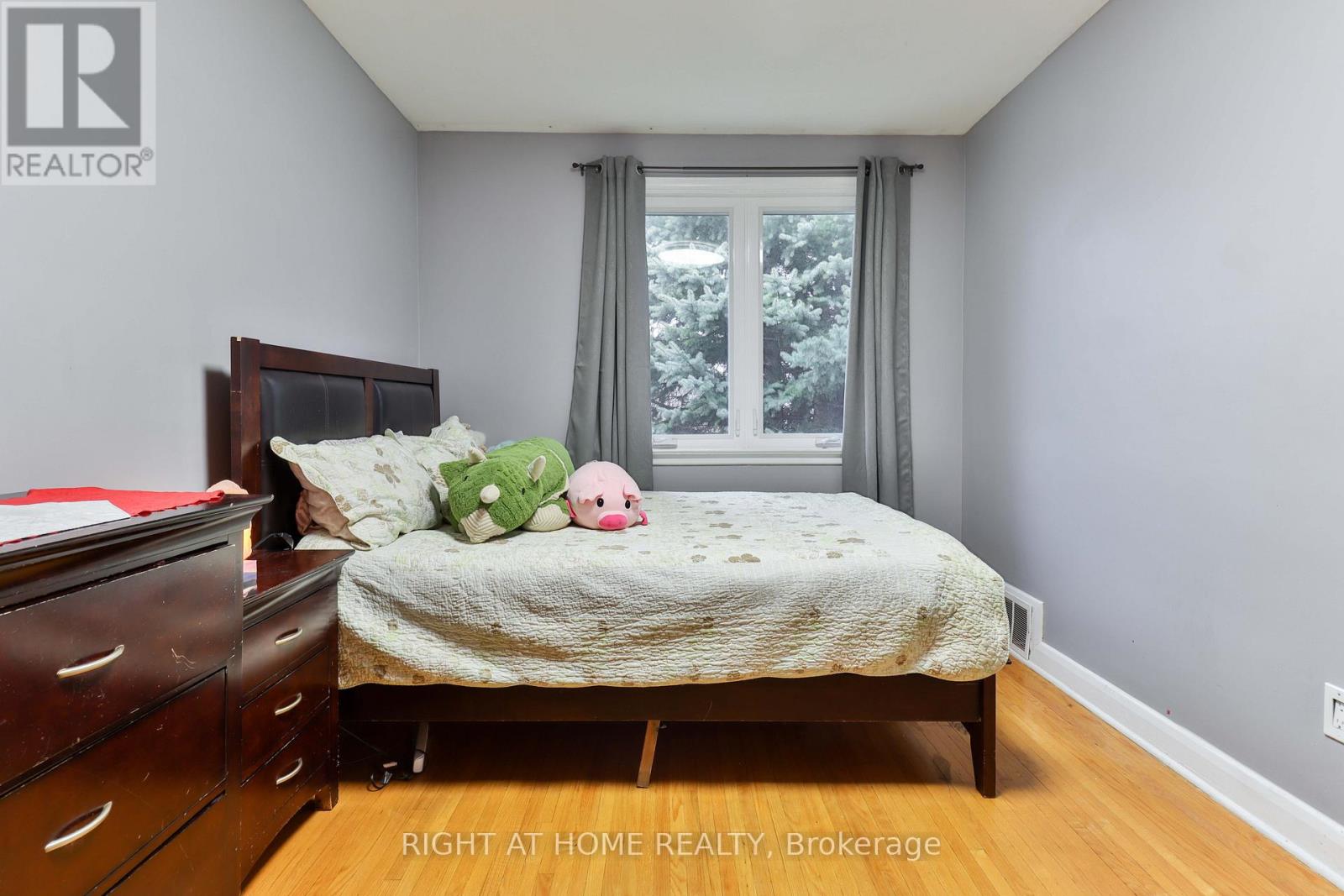 17 Rambler Place, Toronto, Ontario  M3L 1N6 - Photo 37 - W12105884