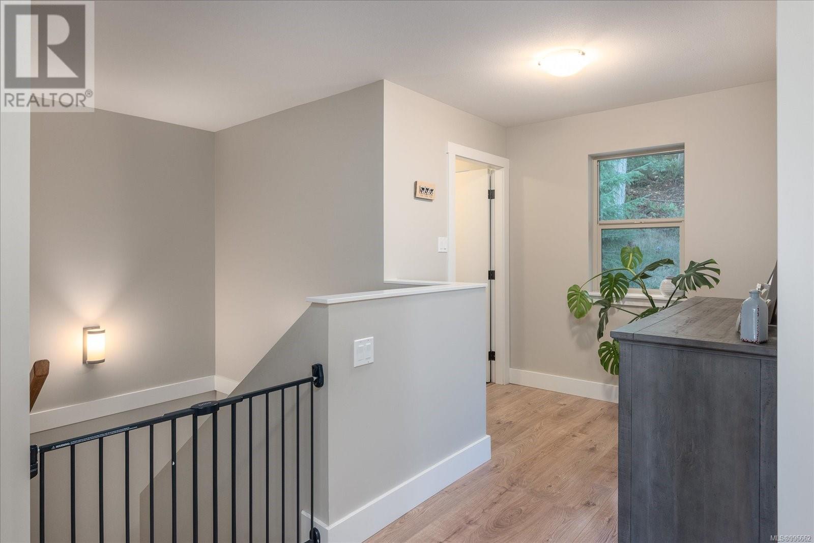 Property at 5265 Toms Trnabt image 3