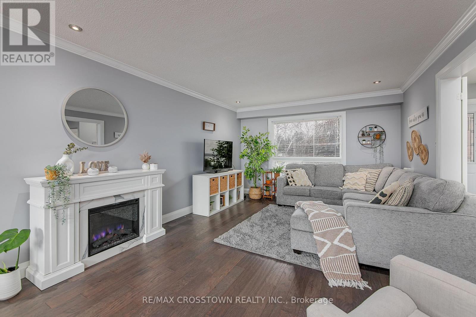 Property at 9 PATTERSON PLACE image 3