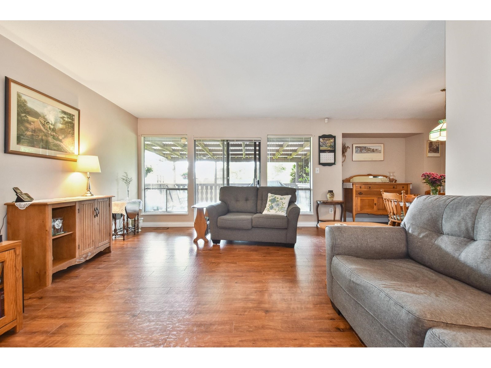 Property at 32438 BADGER AVENUE image 4