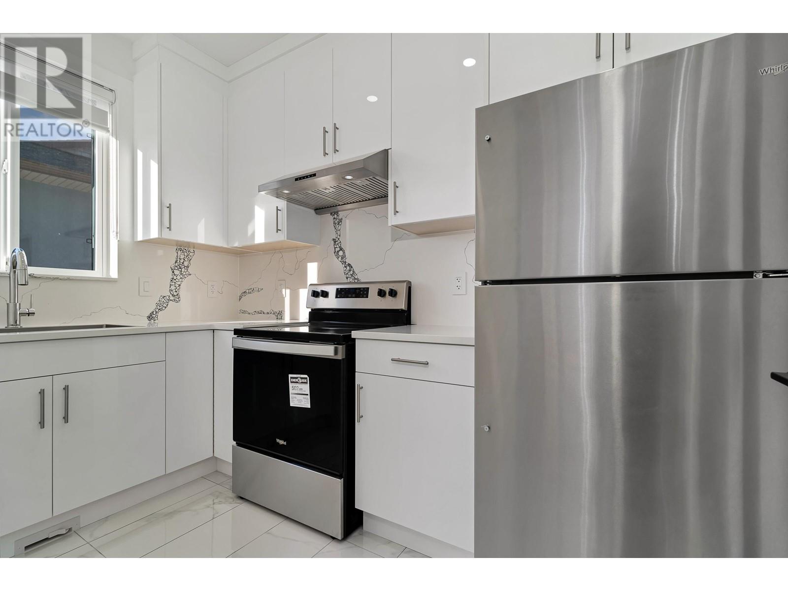7419 1st Street, Burnaby, British Columbia  V3N 3S9 - Photo 11 - R2994398