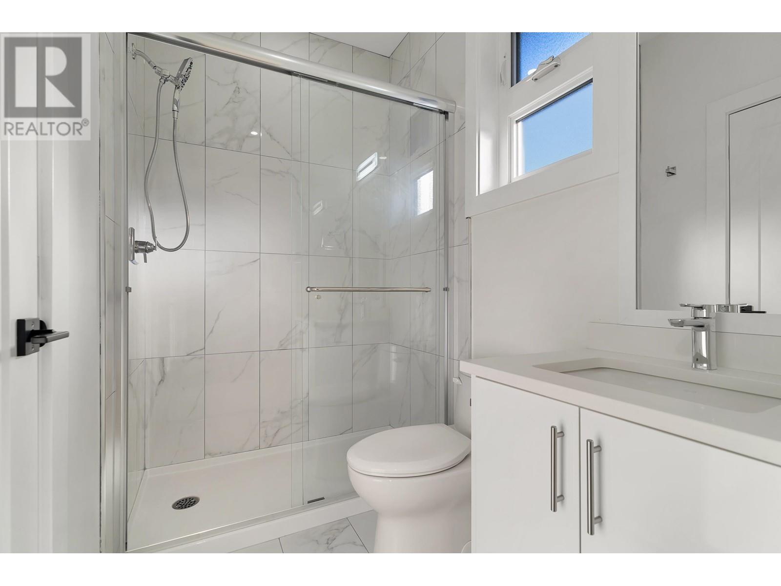 7419 1st Street, Burnaby, British Columbia  V3N 3S9 - Photo 26 - R2994398