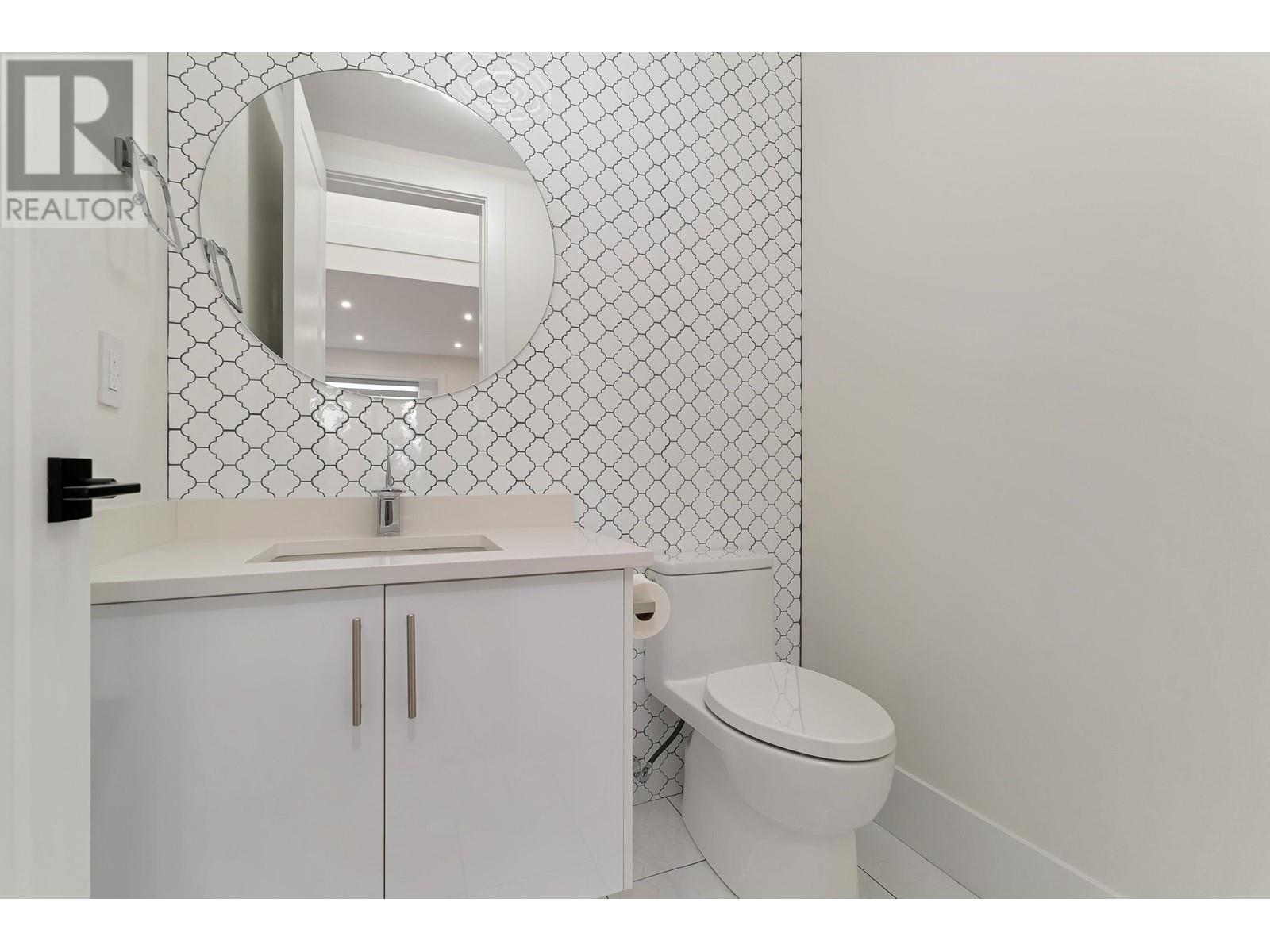 7419 1st Street, Burnaby, British Columbia  V3N 3S9 - Photo 17 - R2994398