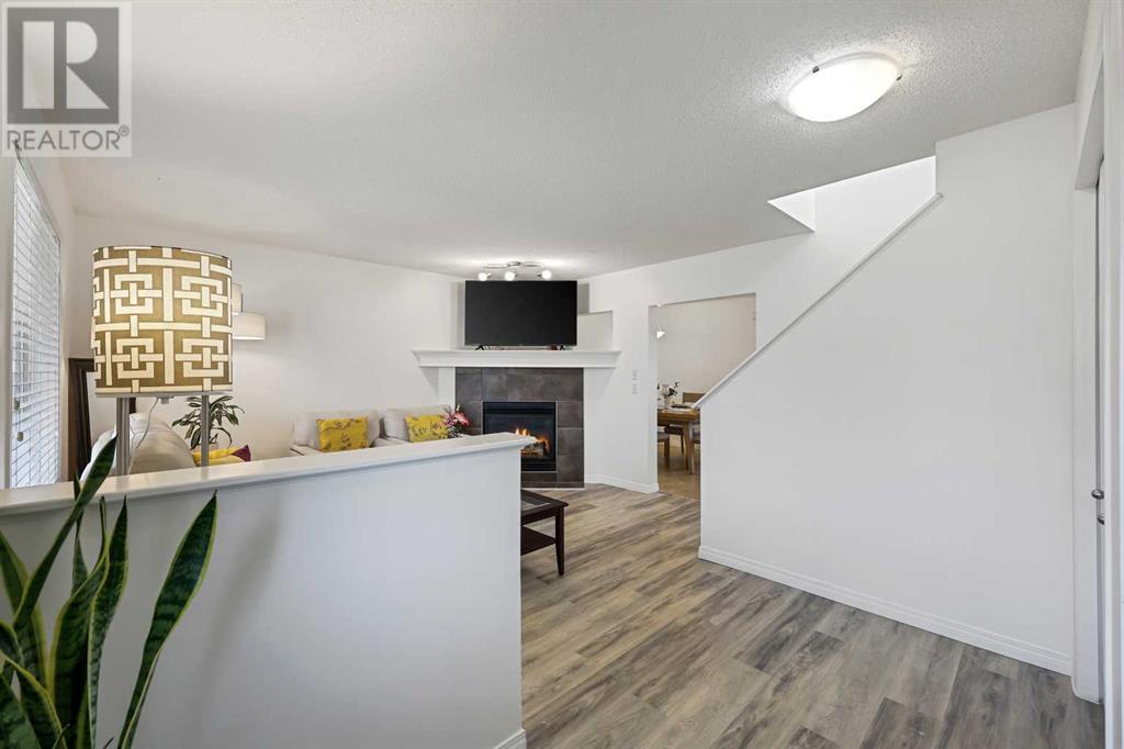 103 Bridlecrest Manor Sw, Calgary, Alberta  T2Y 4Y3 - Photo 4 - A2211916