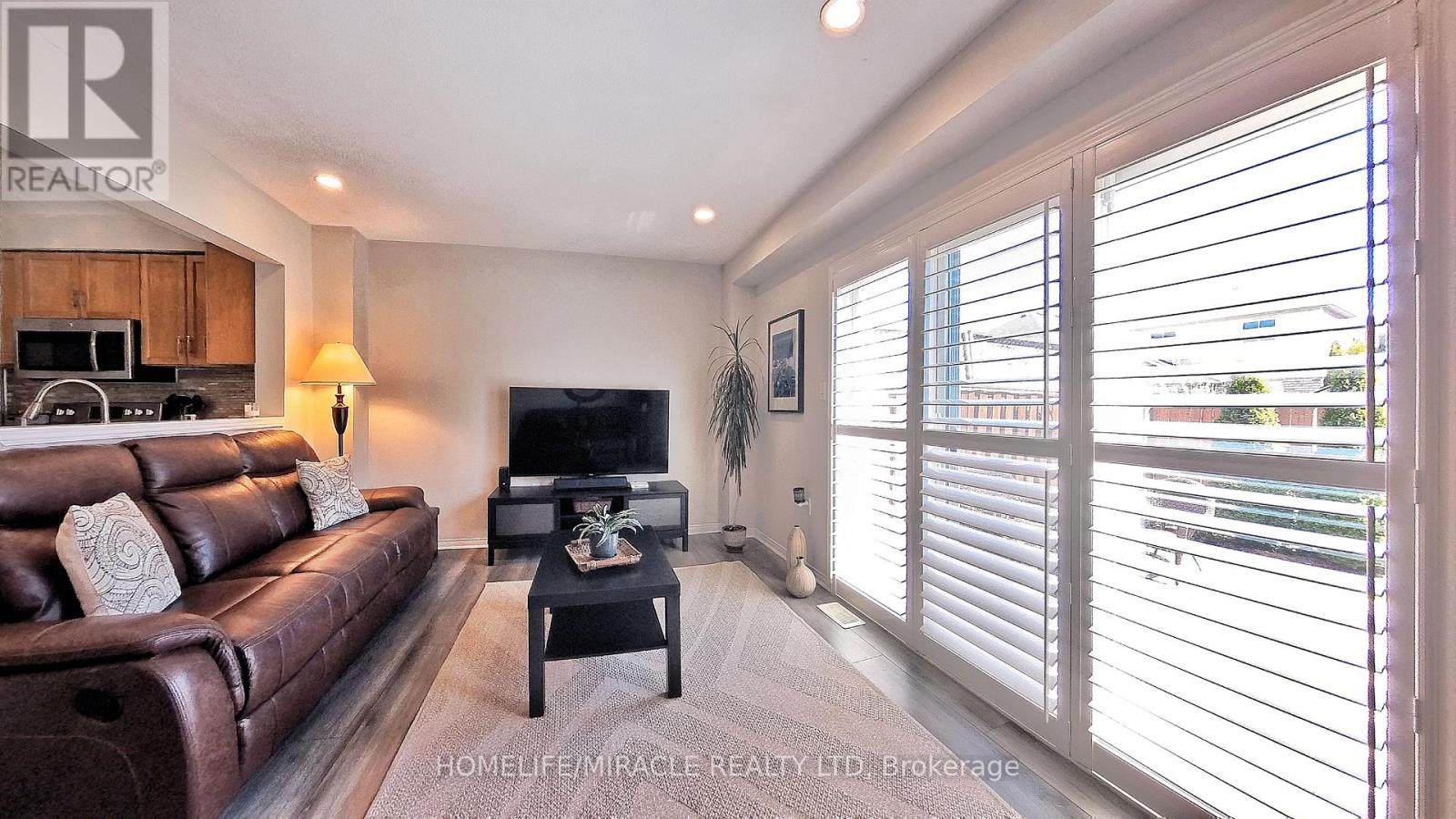 9 - 174 Highbury Drive, Hamilton, Ontario  L8J 3T8 - Photo 21 - X12105919