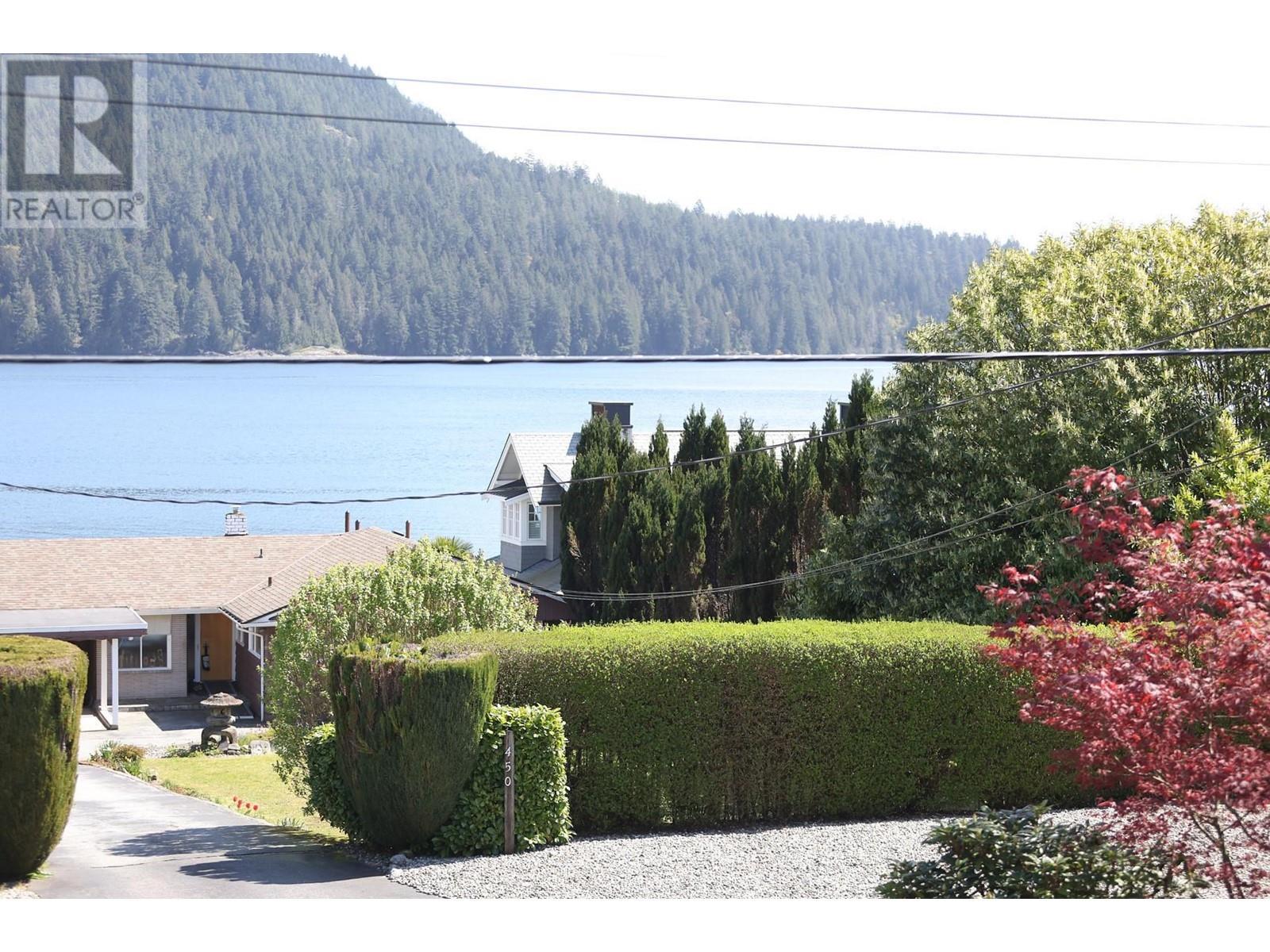 Property at 463 BEACHVIEW DRIVE image 3