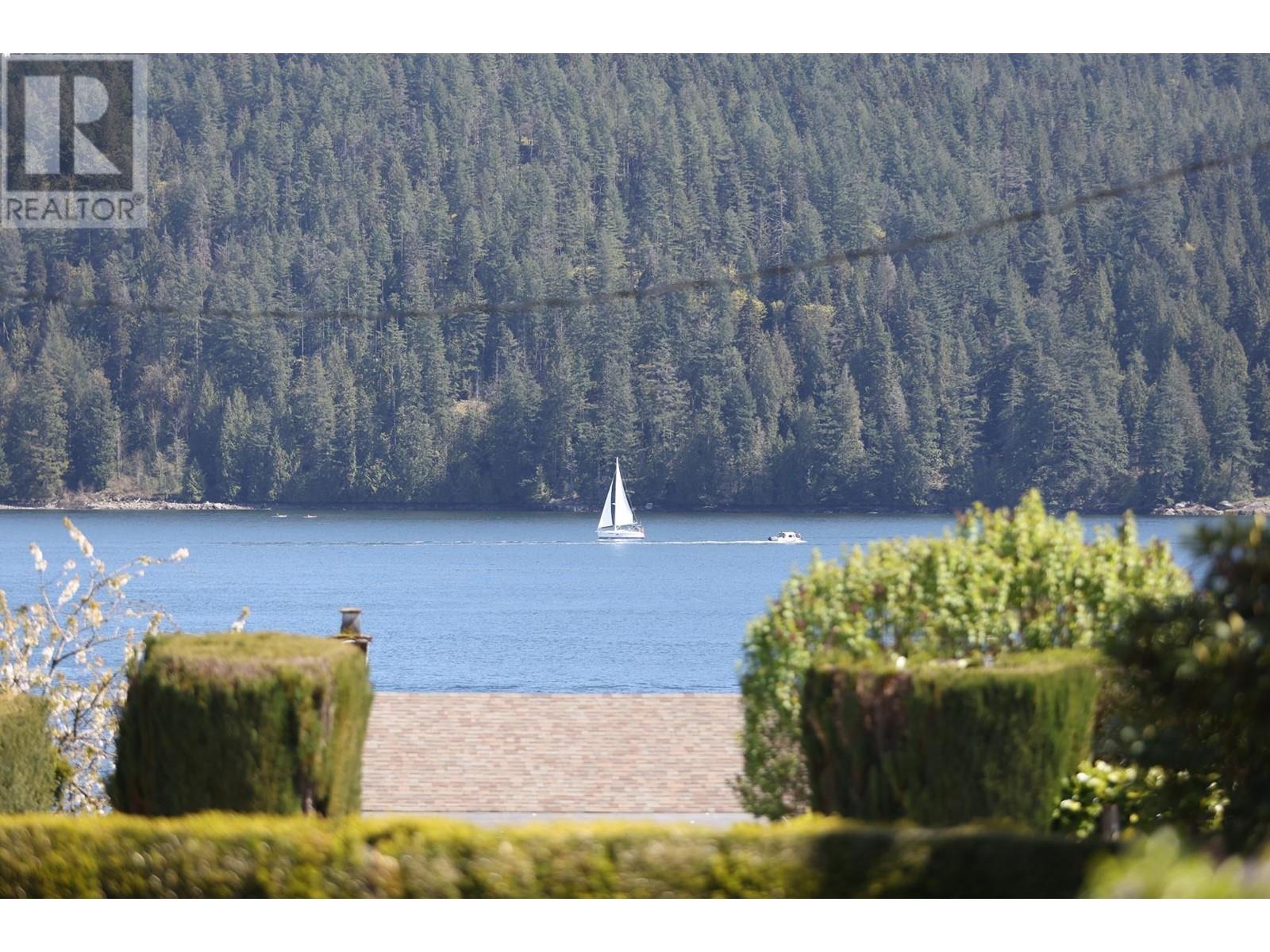 Property at 463 BEACHVIEW DRIVE image 4