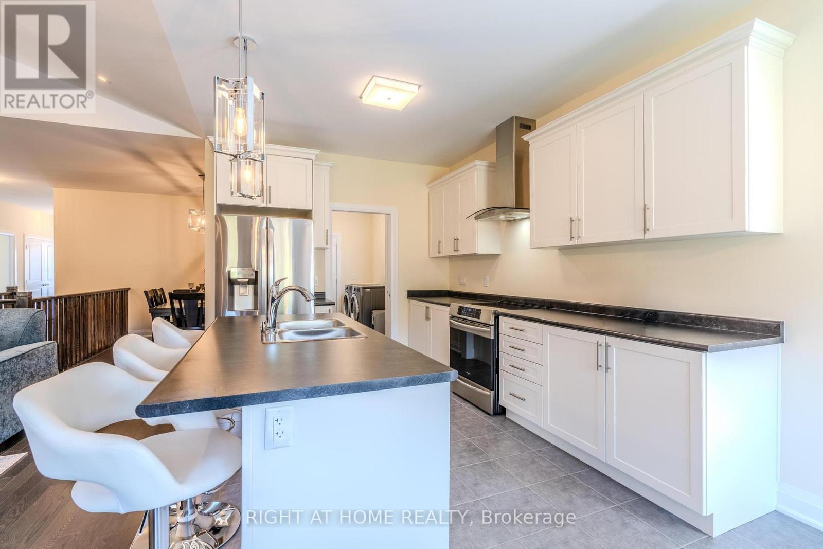 9 Beausoleil Drive, Penetanguishene, Ontario  L9M 0V8 - Photo 11 - S12100291
