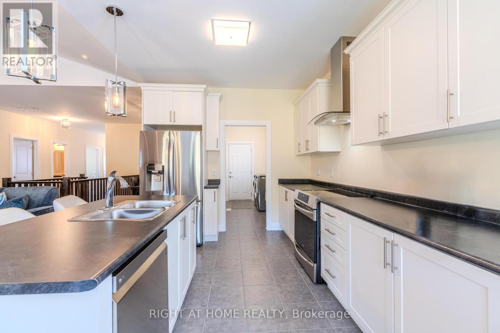 9 Beausoleil Drive, Penetanguishene, Ontario  L9M 0V8 - Photo 12 - S12100291