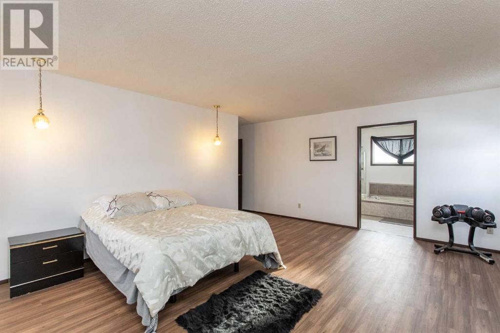 5214 Silverpark Close, Olds, Alberta  T4H 1B3 - Photo 15 - A2183832