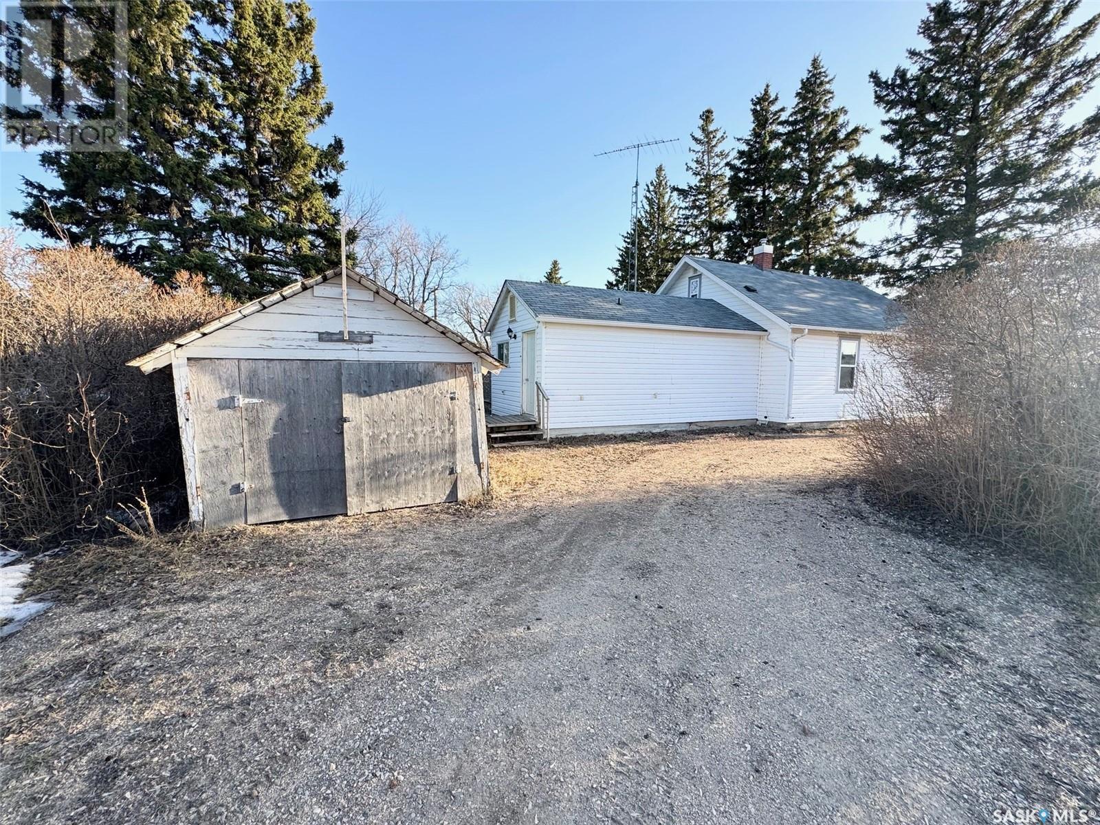 219 2nd Avenue, Spalding, Saskatchewan  S0K 4C0 - Photo 4 - SK003777