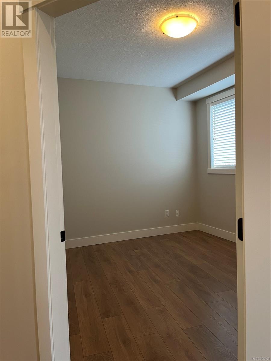 Property at 3073 Neyland Rd image 4