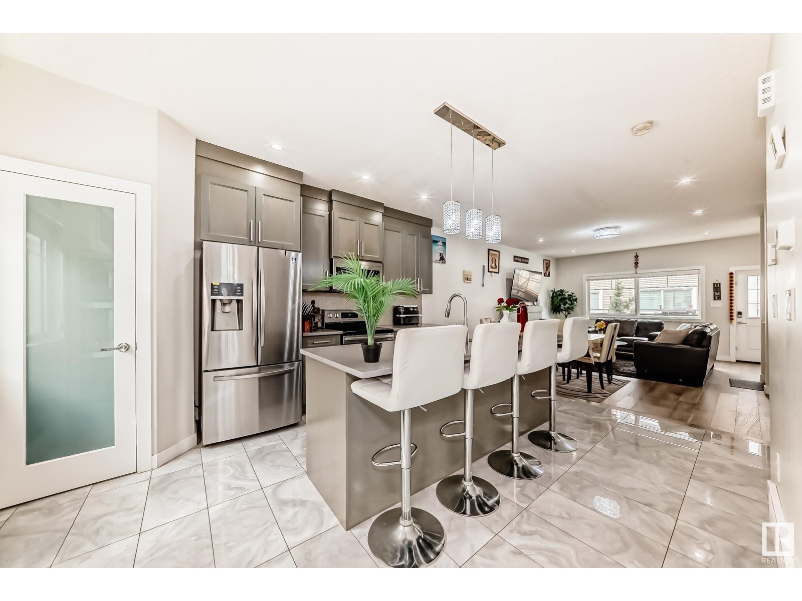 Property at #25 2803 14 AV NW image 3