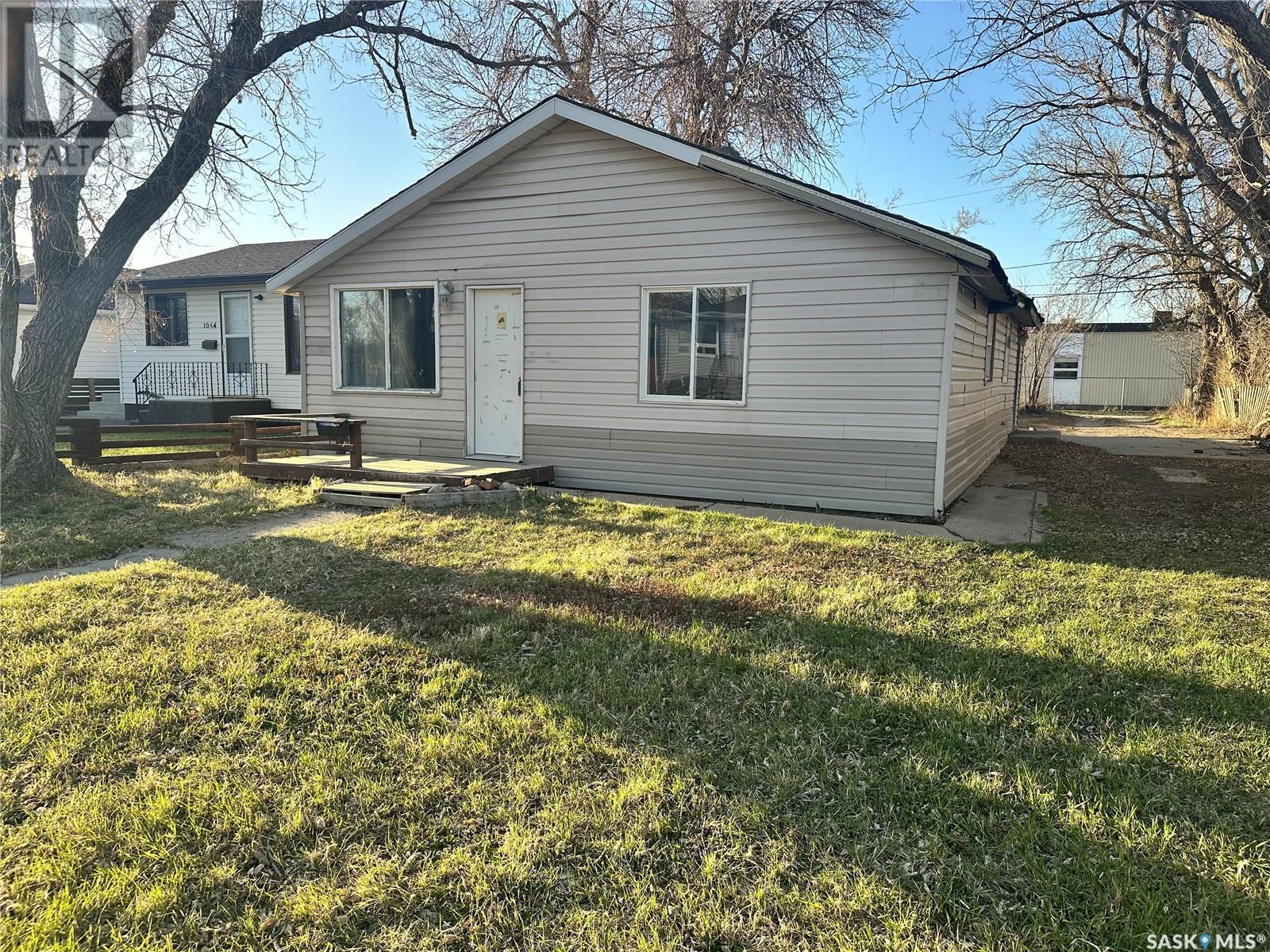 Property at 1050 Vaughan STREET image 1
