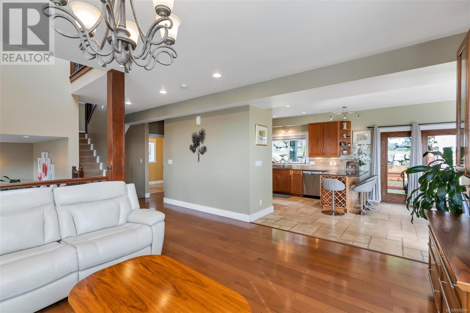 Property at 400 Latoria Rd image 5