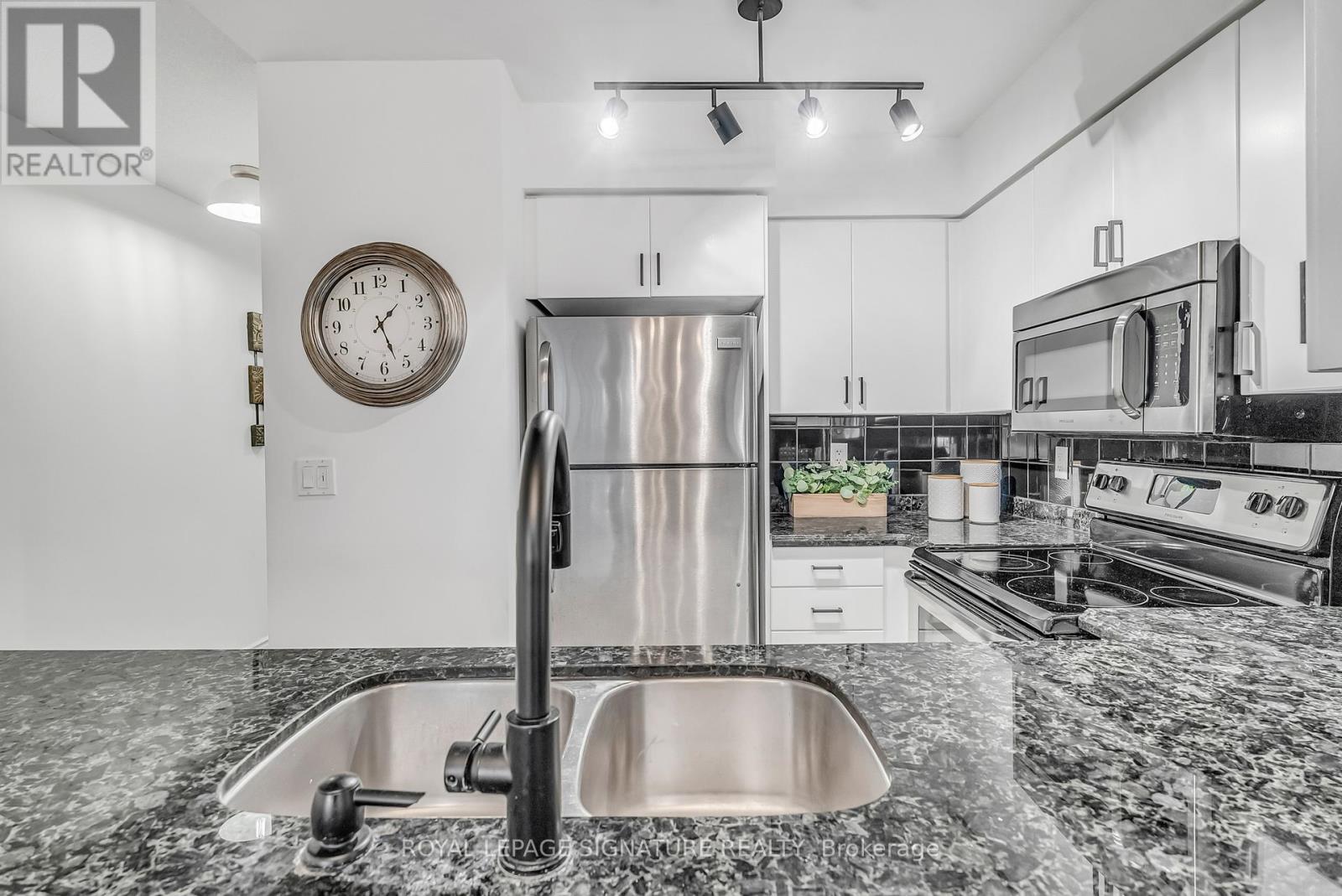 1701 - 231 Fort York Boulevard, Toronto, Ontario  M5V 1B2 - Photo 13 - C12105945