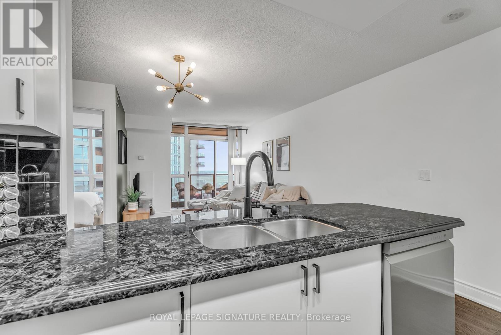 1701 - 231 Fort York Boulevard, Toronto, Ontario  M5V 1B2 - Photo 15 - C12105945