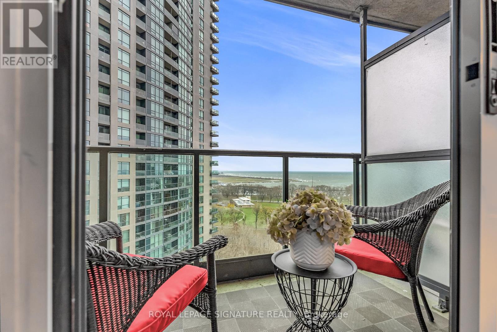 1701 - 231 Fort York Boulevard, Toronto, Ontario  M5V 1B2 - Photo 25 - C12105945