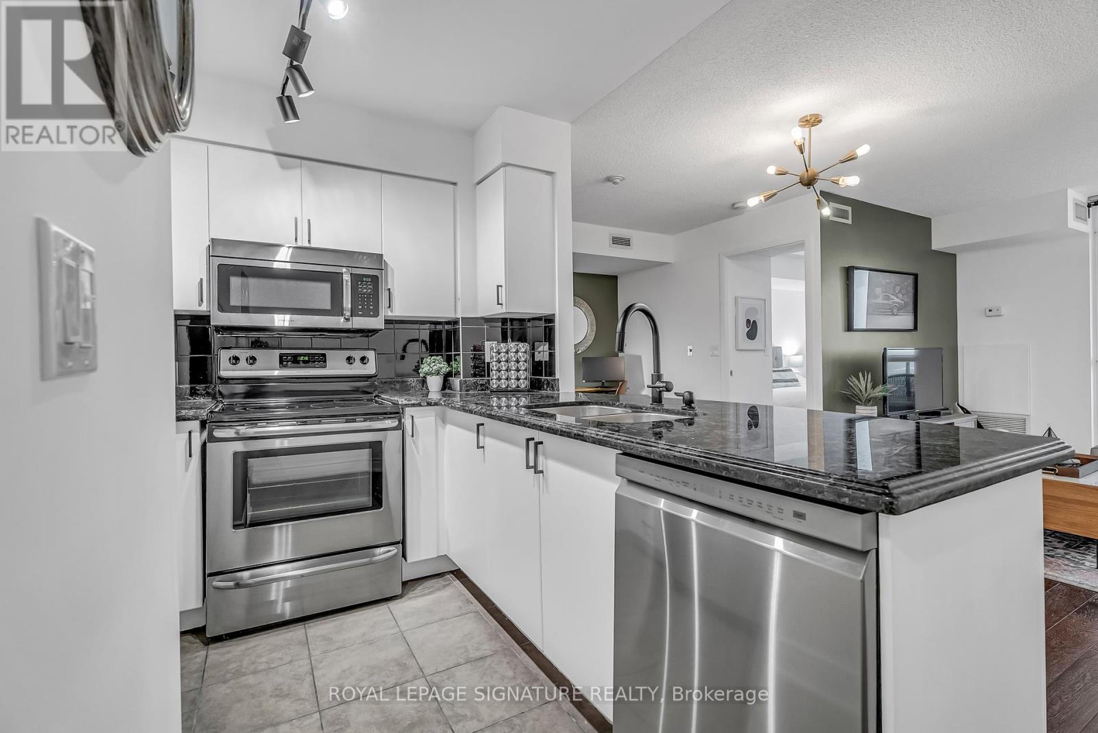 1701 - 231 Fort York Boulevard, Toronto, Ontario  M5V 1B2 - Photo 12 - C12105945