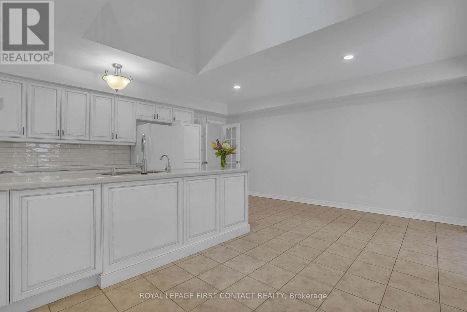 101a Benson Avenue, Richmond Hill, Ontario  L4C 4E5 - Photo 8 - N12105972