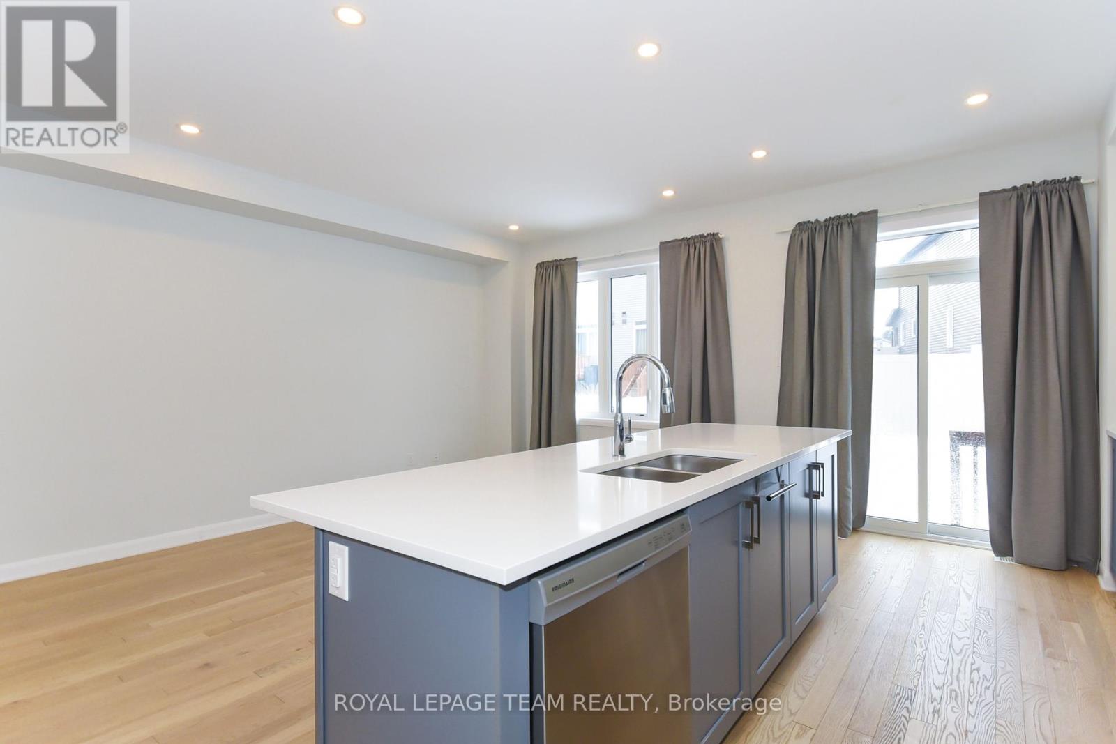 522 Branch Street, Ottawa, Ontario  K2J 6P3 - Photo 12 - X12105991