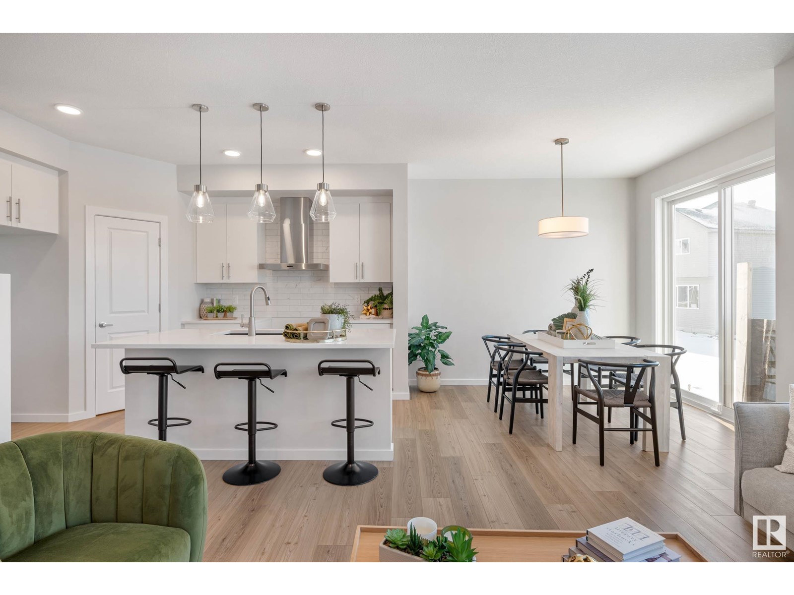 17432 2 St Nw, Edmonton, Alberta  T5Y 4G6 - Photo 4 - E4415476