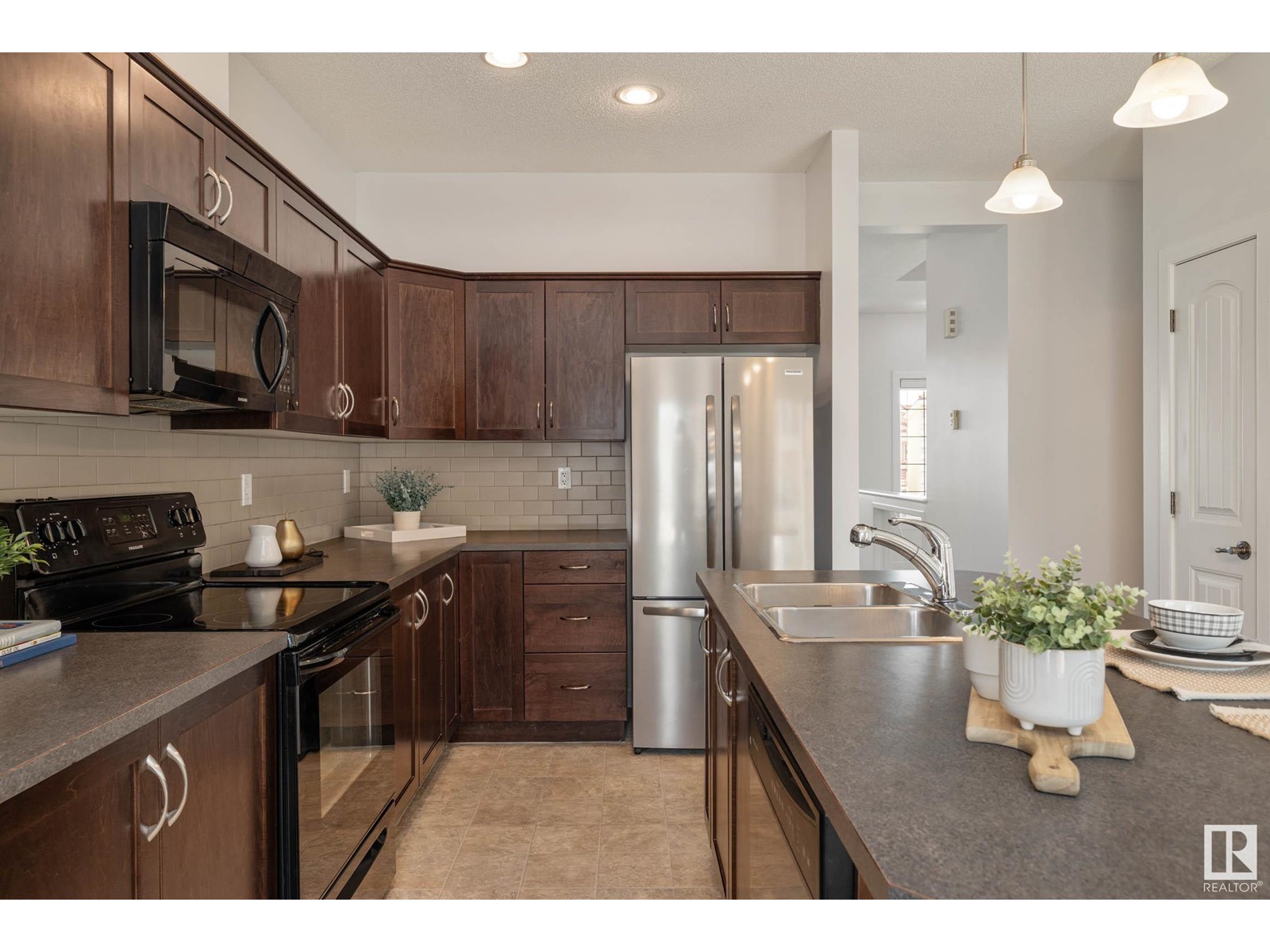 Property at #40 13825 155 AV NW image 4