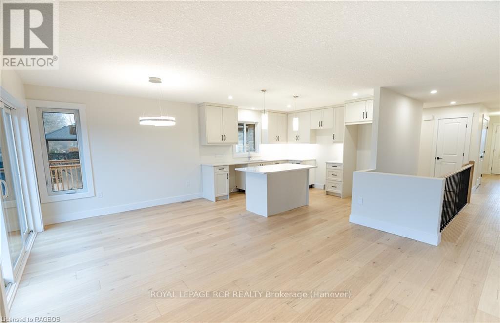 222 16th Avenue Crescent, Hanover, Ontario  N4N 3V3 - Photo 11 - X10847621