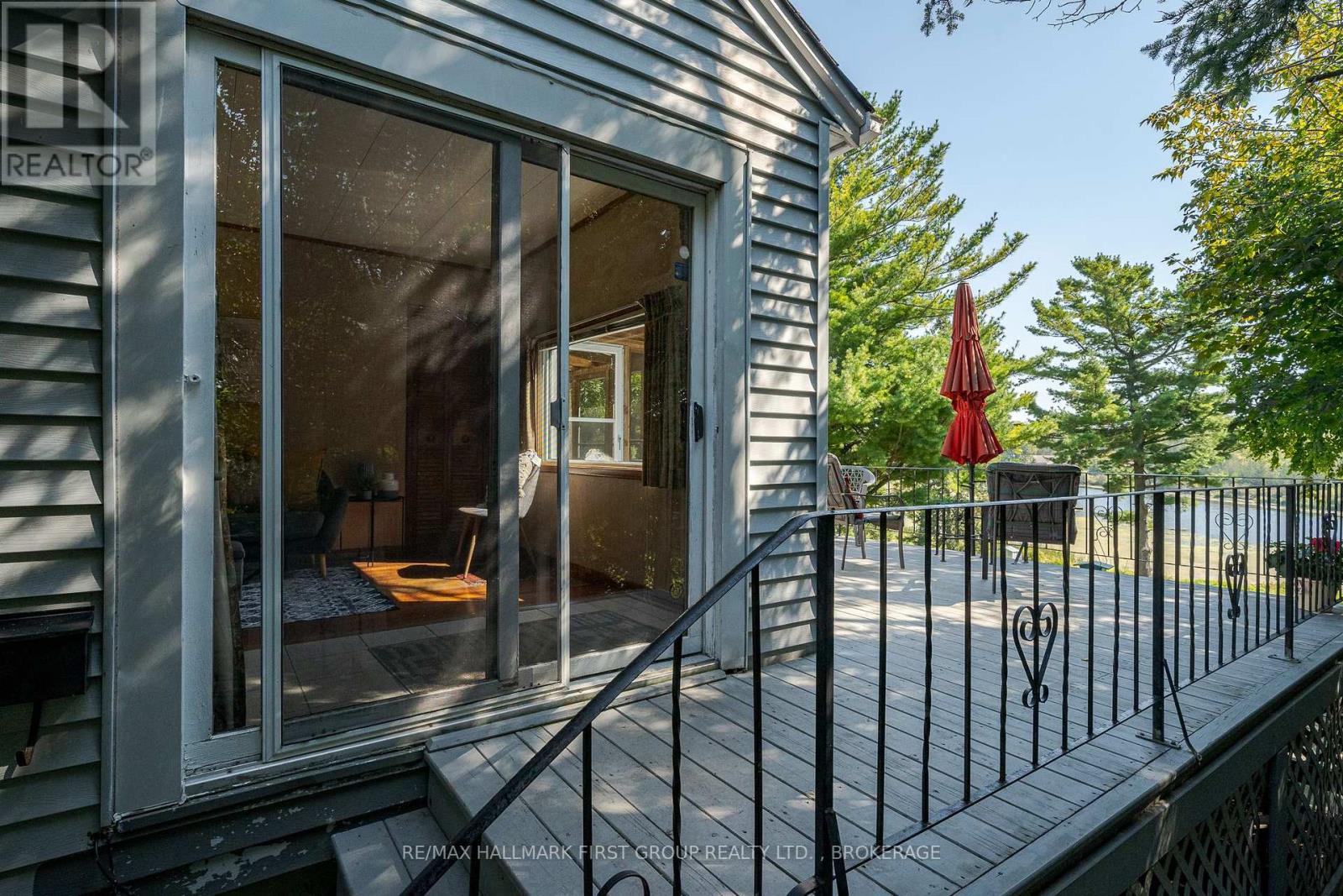 Property at 366 DUNDAS STREET W image 5