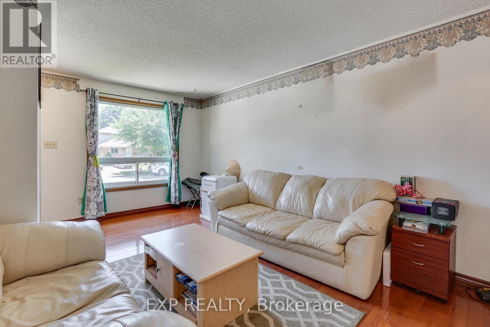 Photo 8 of 28 for 1384 Bentley Drive
