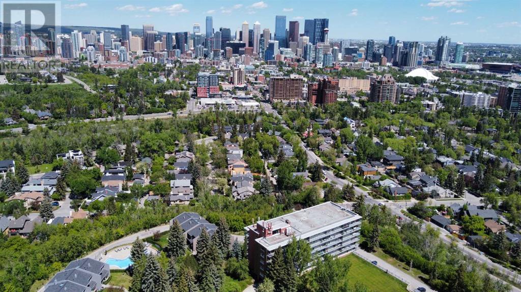 Property at 305, 3204 Rideau Place SW image 2