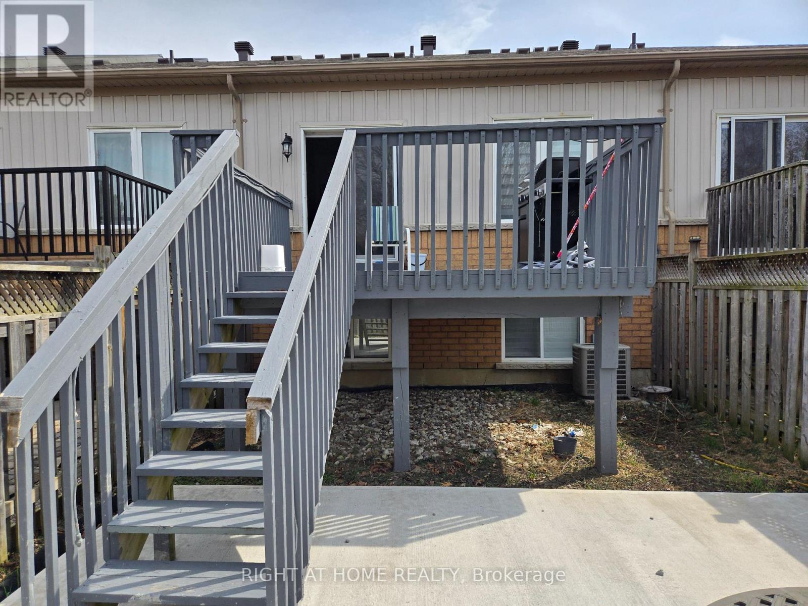 236 Hickory Street N, Whitby, Ontario  L1N 3X8 - Photo 3 - E12102566