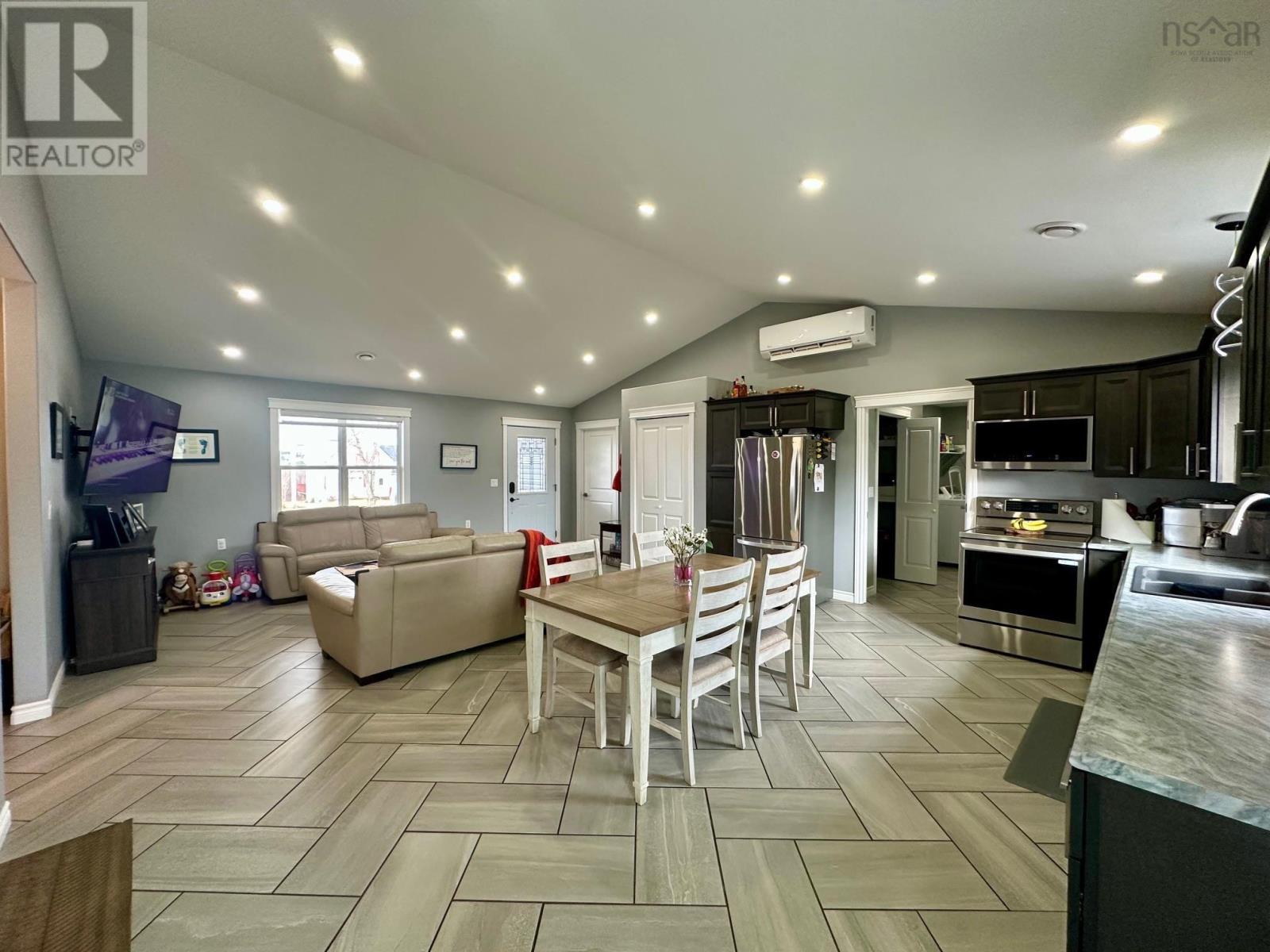 Property at 2161 Spring Garden Road image 4