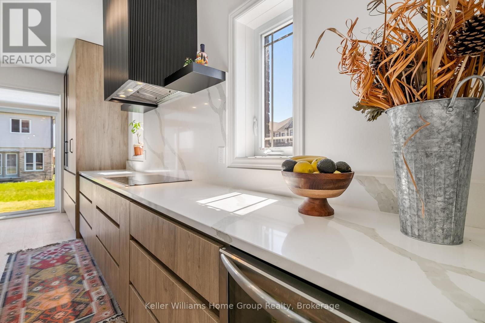 Property at 48 MACALISTER BOULEVARD image 3