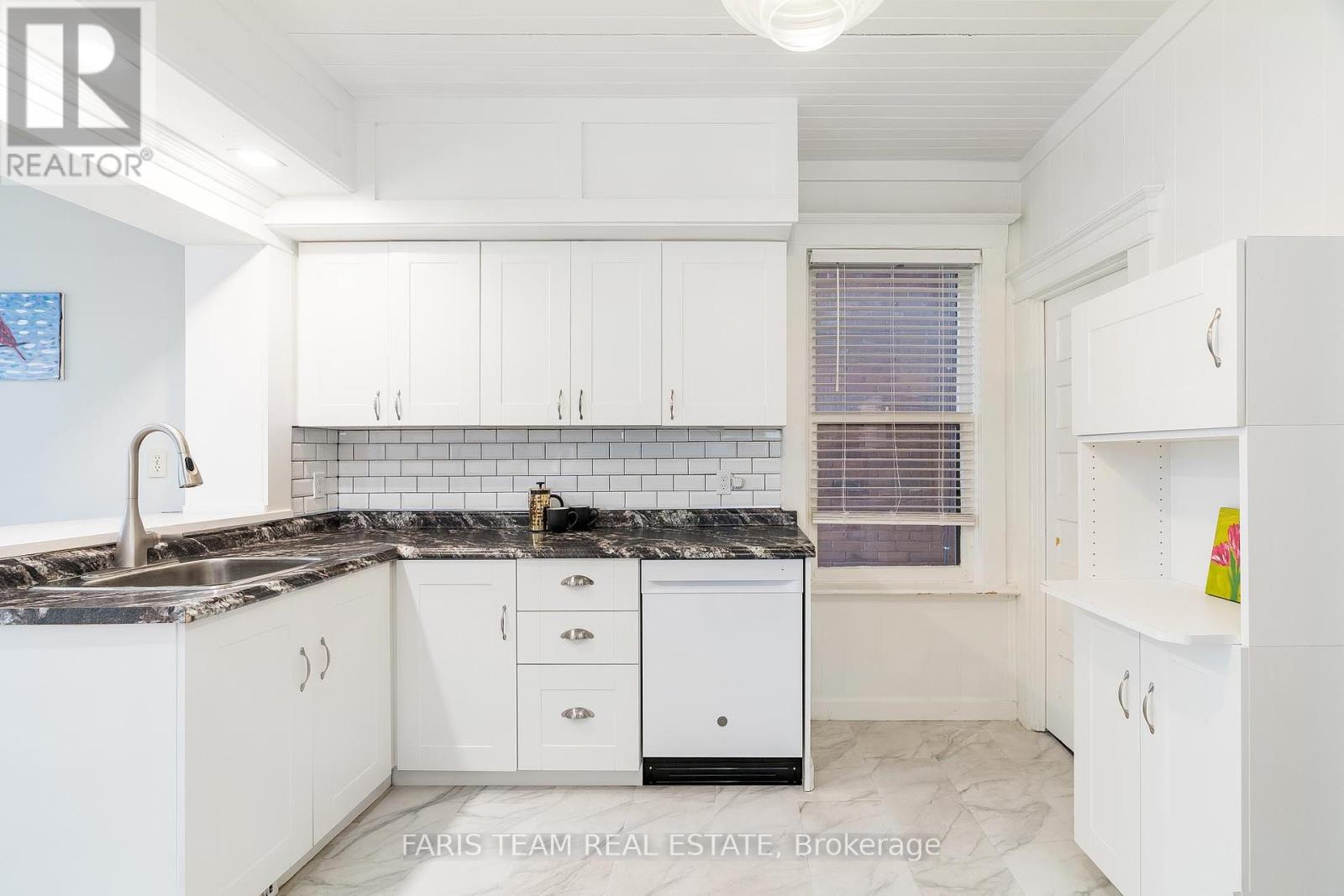 Property at 164 JARVIS STREET image 3