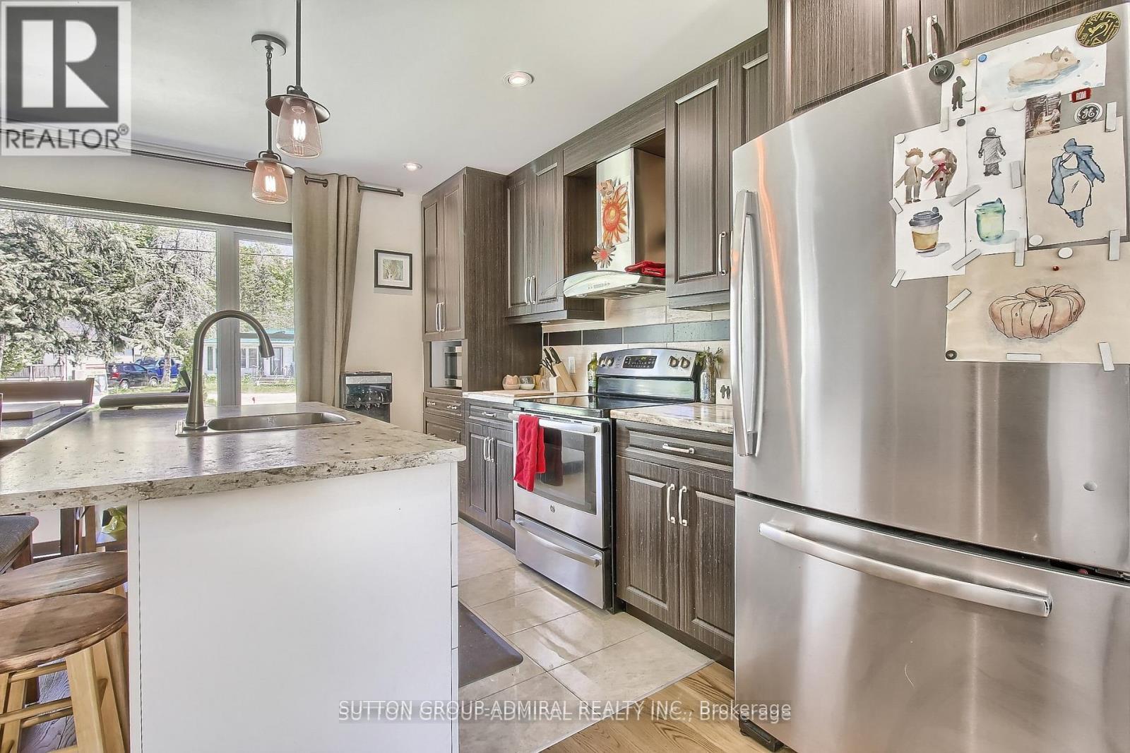 Property at 40 ISLE VISTA DRIVE W image 3