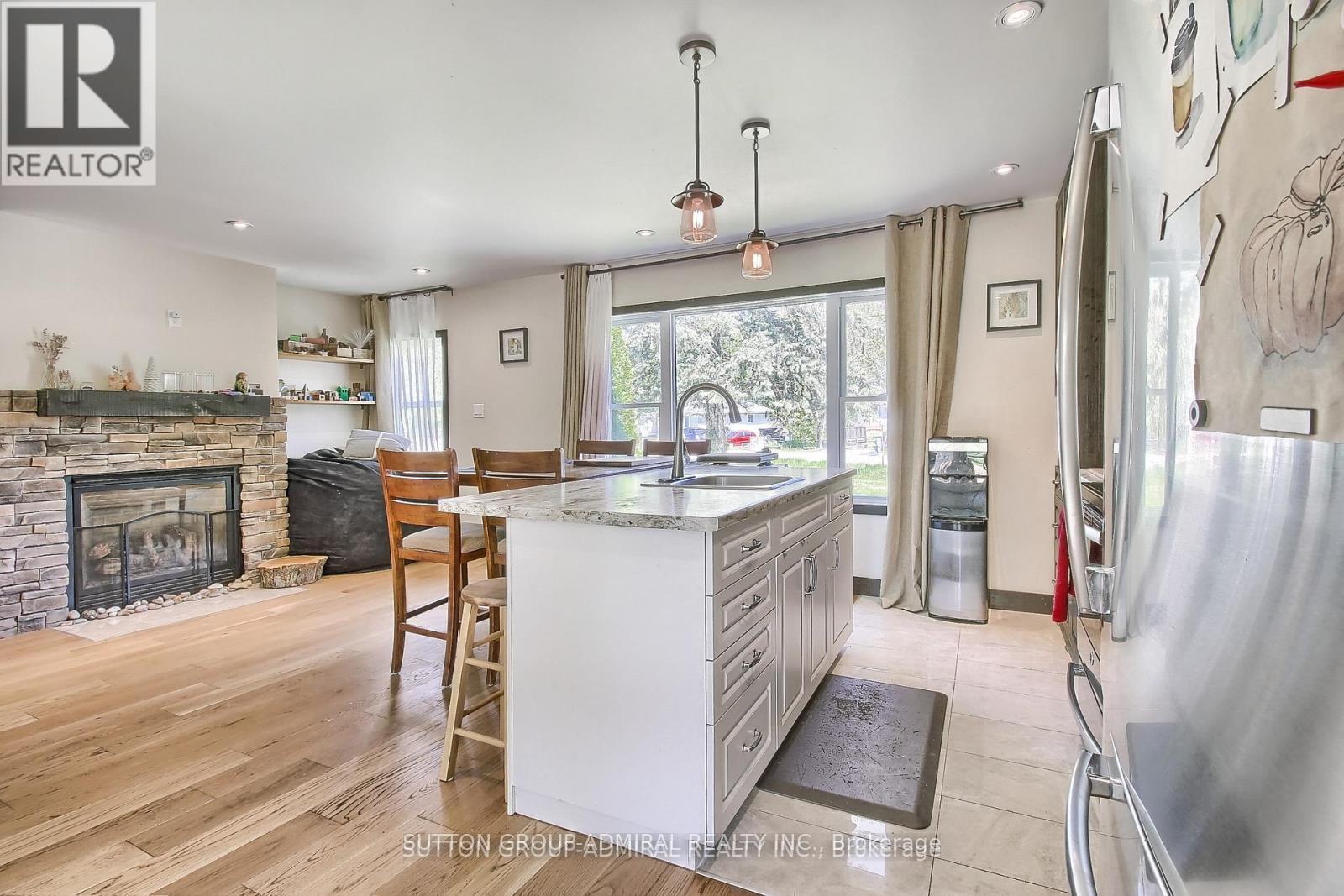 Property at 40 ISLE VISTA DRIVE W image 5