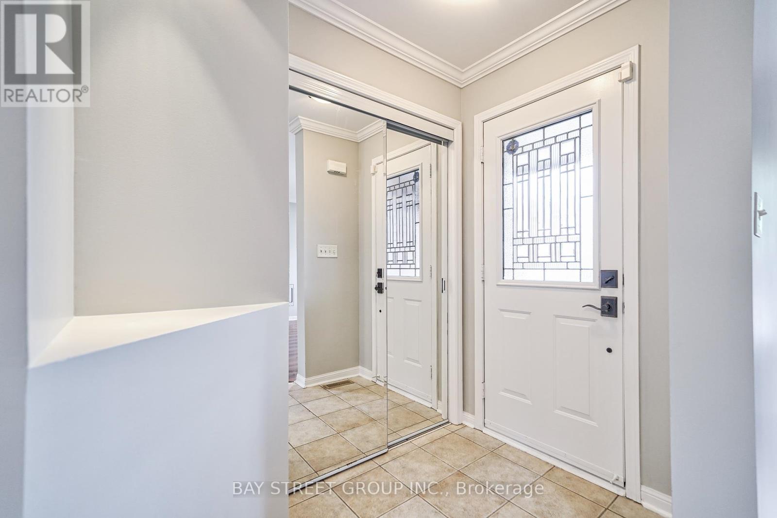 18 Leagrove Street, Brampton, Ontario  L7A 1Z7 - Photo 2 - W12106070