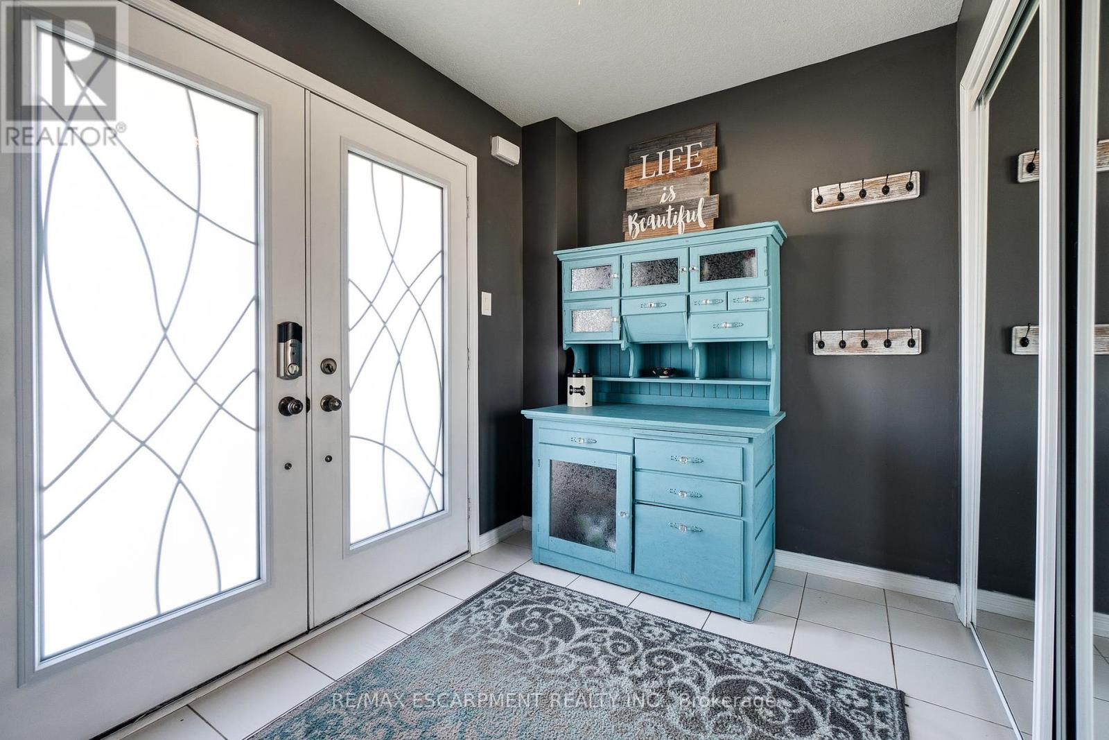 Property at 170 BINHAVEN BOULEVARD image 3