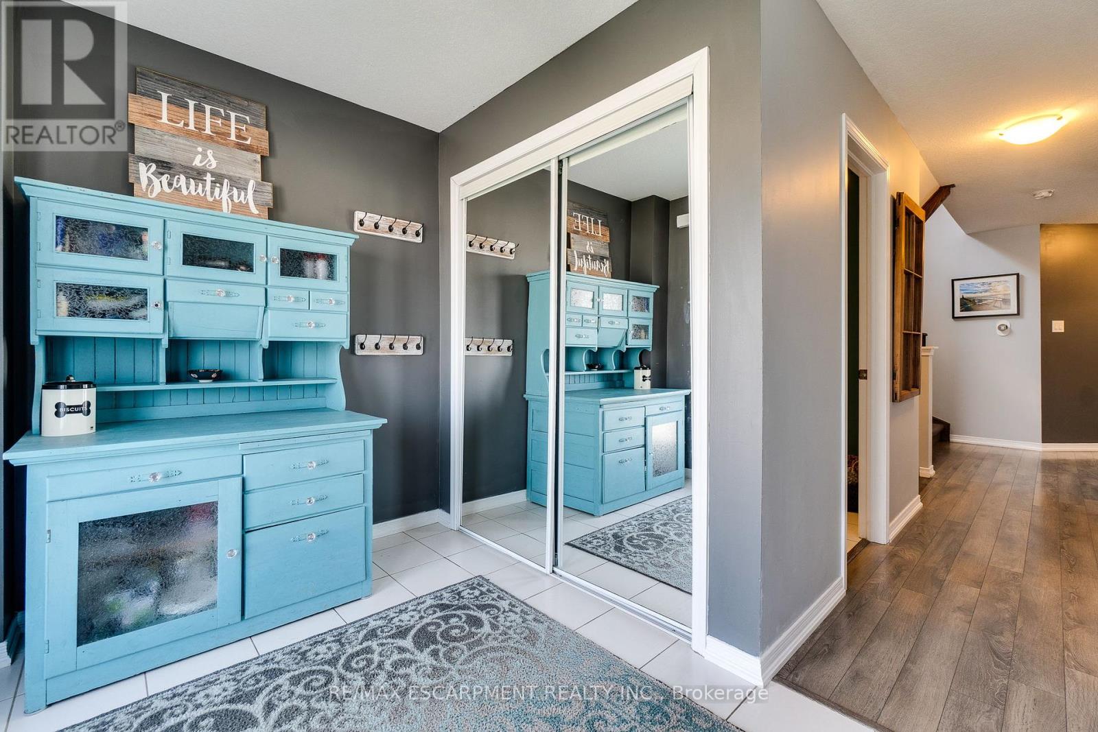 Property at 170 BINHAVEN BOULEVARD image 4