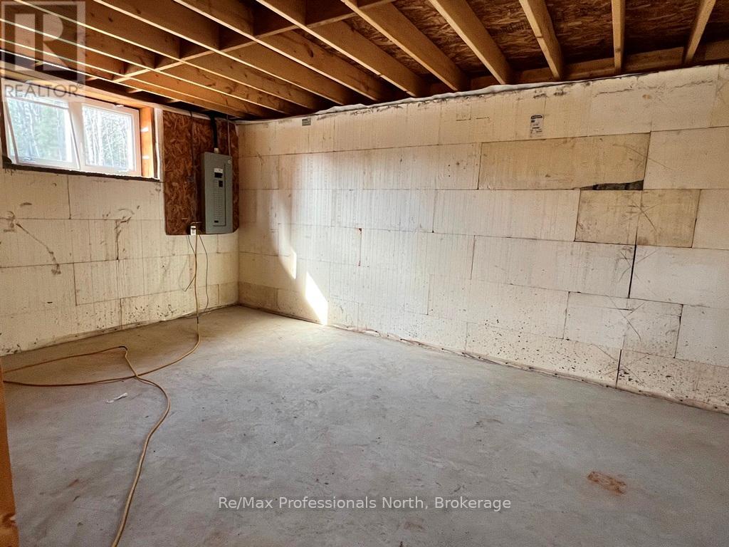 6587 Elephant Lake Road, Dysart Et Al (Harcourt), Ontario  K0L 1X0 - Photo 11 - X12106084