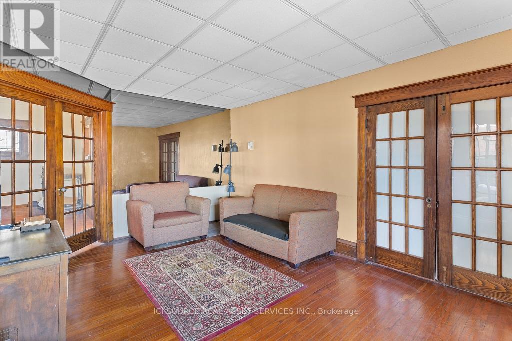 5207 River Road, Niagara Falls (Downtown), Ontario  L2E 3G9 - Photo 9 - X12098893