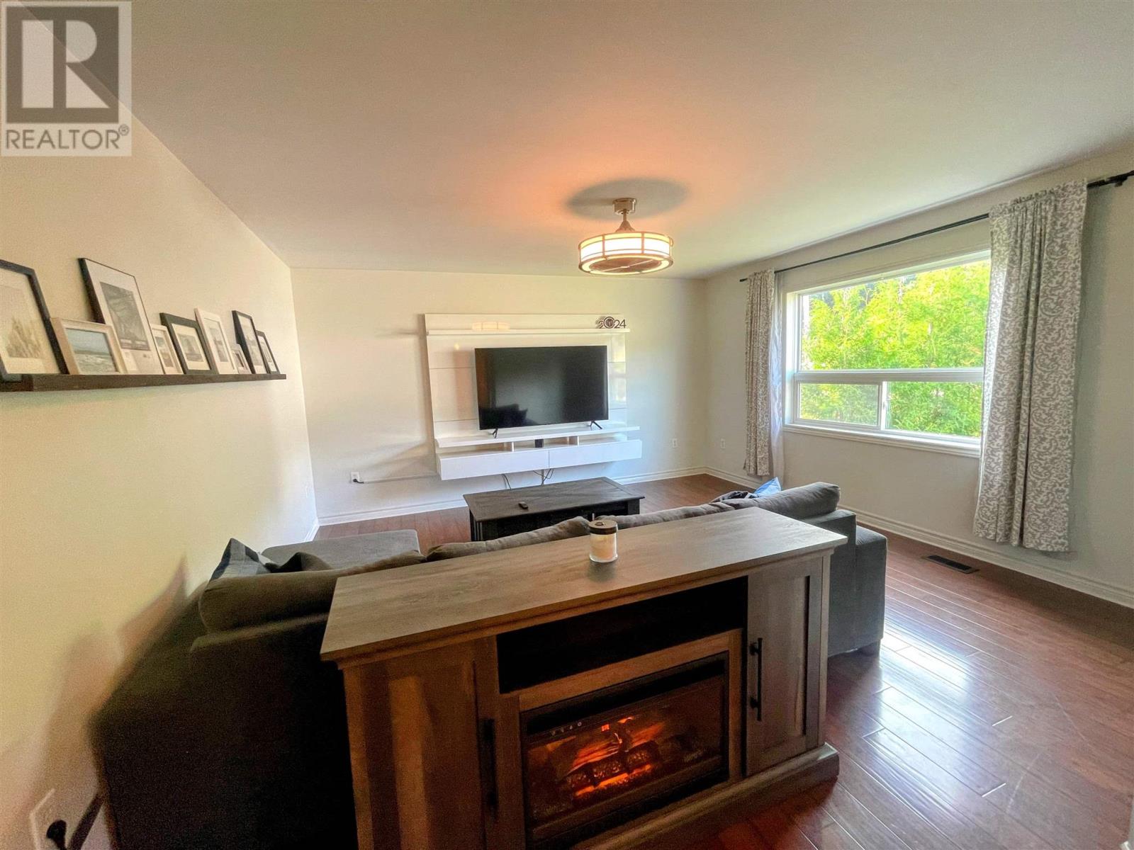 58 Redwing Ave, Manitouwadge, Ontario  P0T 2C0 - Photo 3 - TB242732