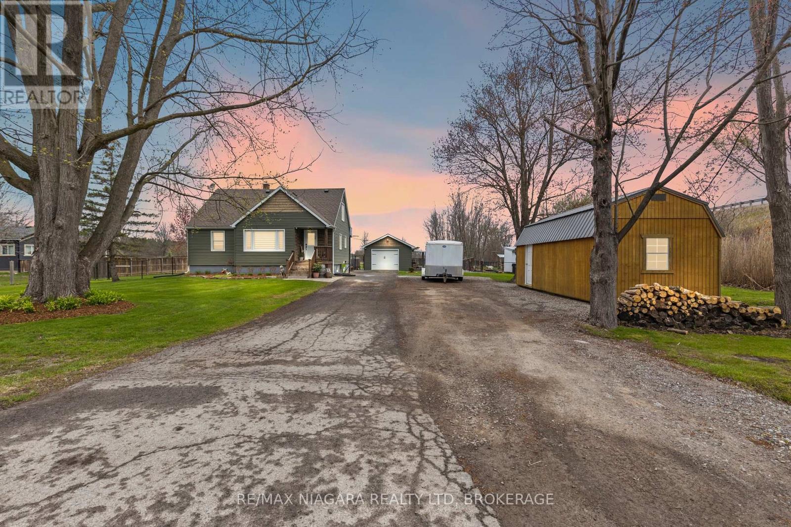 Property at 746 FORKS ROAD image 2