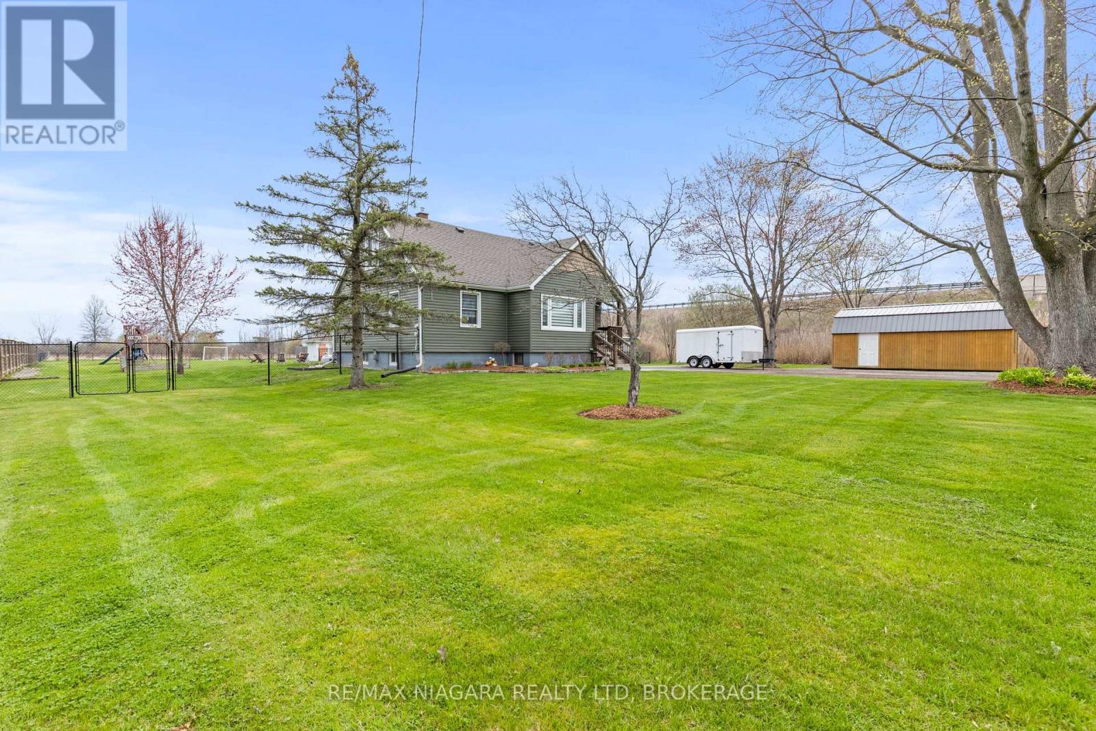 Property at 746 FORKS ROAD image 4