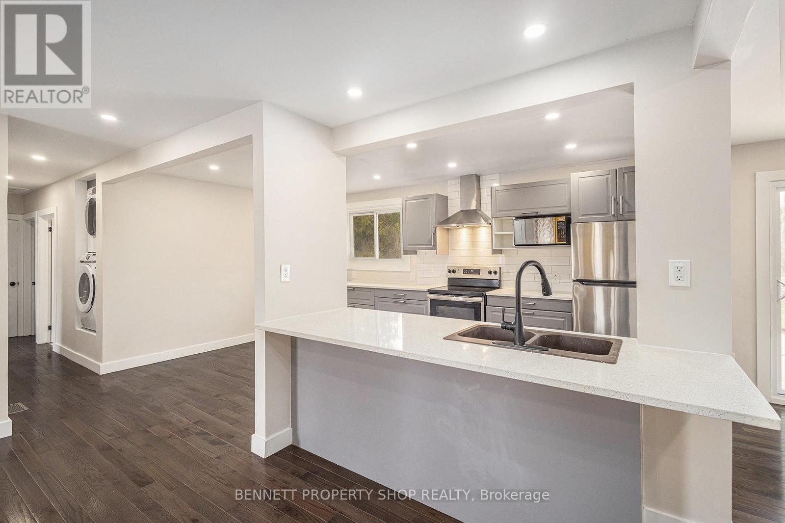 6723 Cedar Acres Drive, Ottawa, Ontario  K4P 1G4 - Photo 7 - X12104868